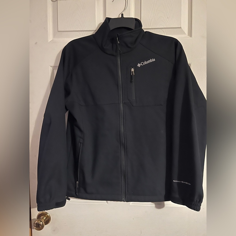 Columbia Men's Black Softshell Jacket, size Medium
